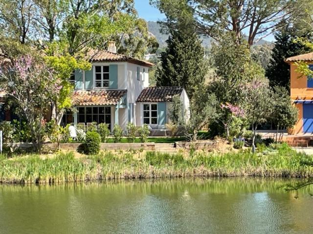 Les Restanques Maison Du Lac 4 Chambres Гримо Экстерьер фото